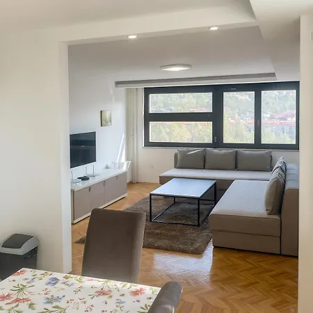 Riverside Apartman *